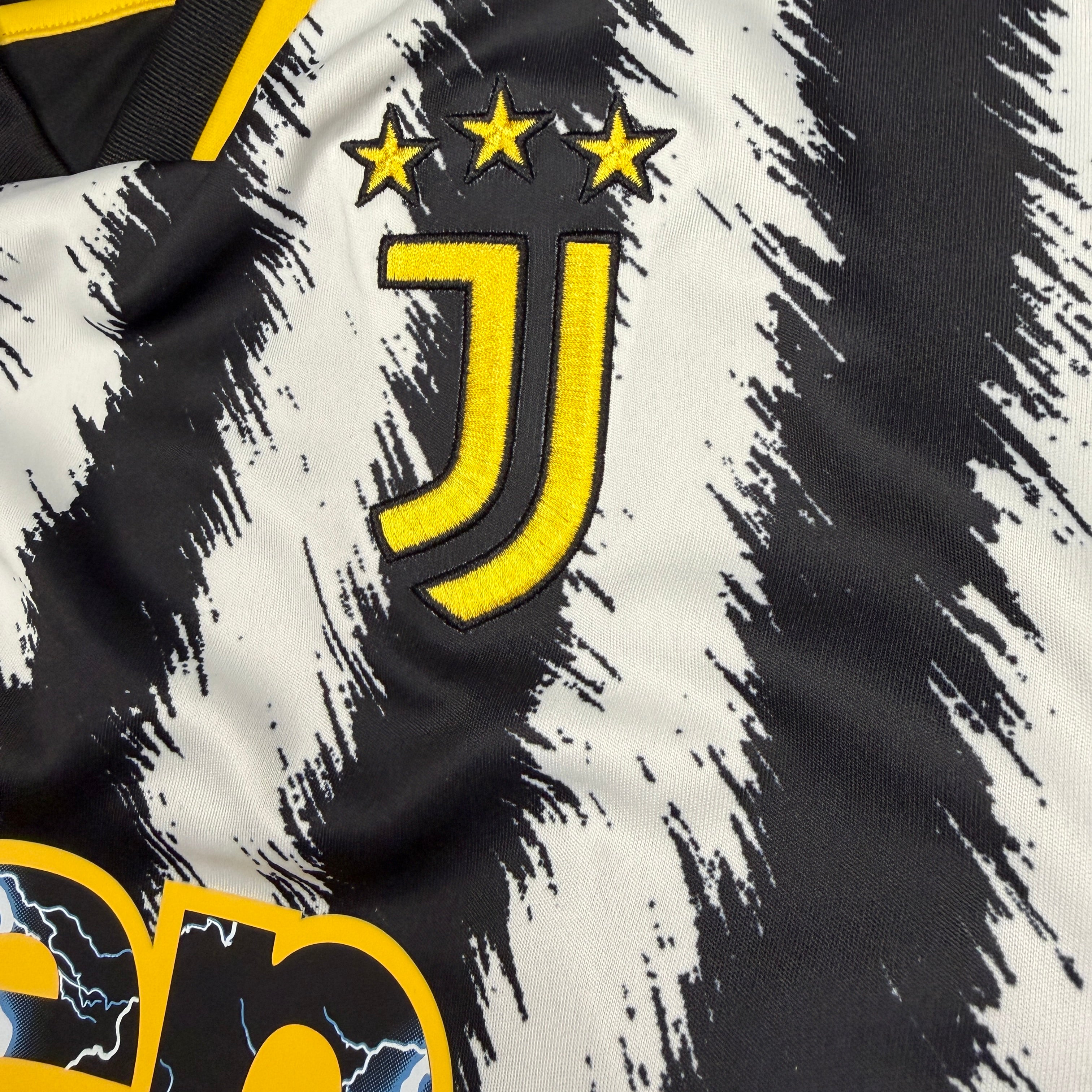 Juventus Jersey Adidas Size M 2023-24 Home BNWT